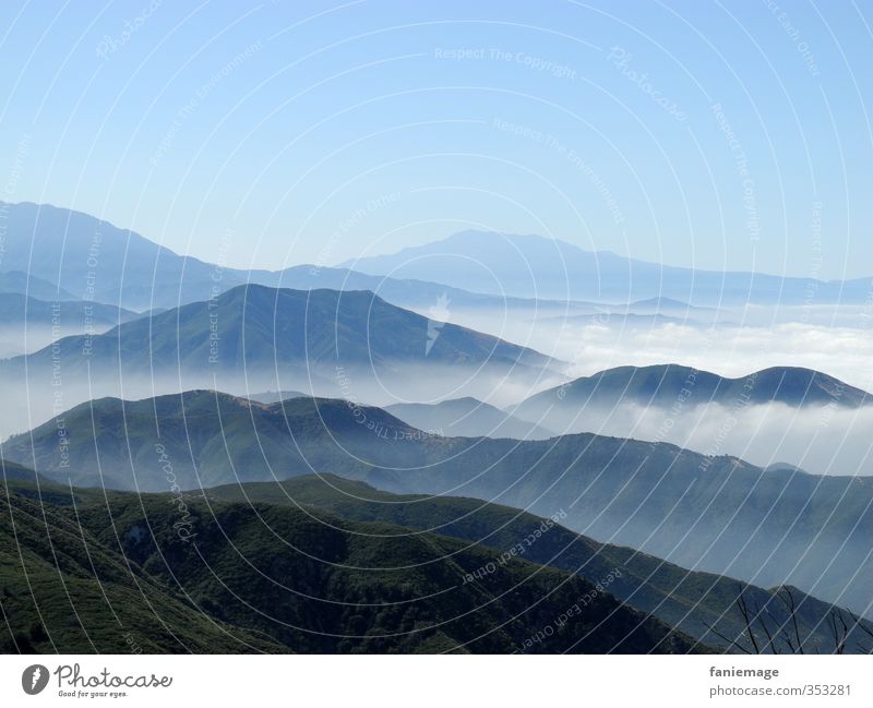 Rand der Welt Ferien & Urlaub & Reisen Ausflug Abenteuer Freiheit Sommerurlaub Umwelt Natur Landschaft Erde Himmel Wolken Nebel Hügel Berge u. Gebirge Autobahn