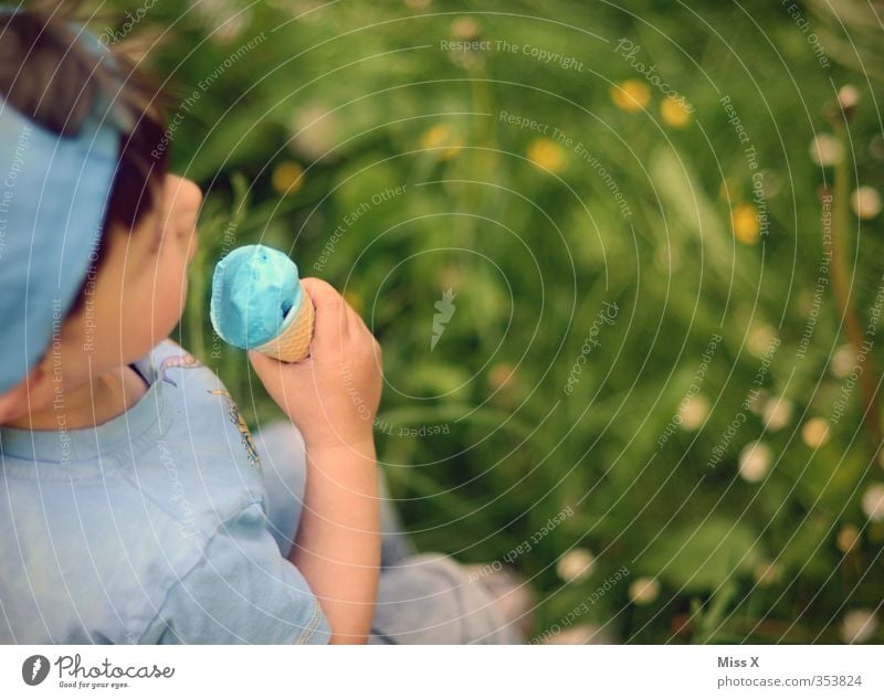 Schlumpfeis Lebensmittel Dessert Speiseeis Ernährung Essen Picknick Freizeit & Hobby Sommerurlaub Mensch Kind Kleinkind Junge Kindheit 1 1-3 Jahre 3-8 Jahre