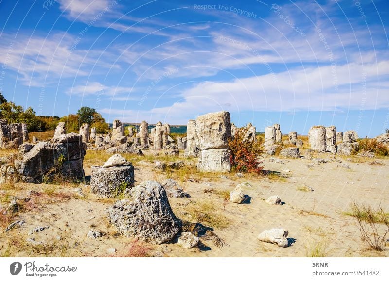 Steiniger Wald Bulgarien cirri Zirruswolke Wolkenlandschaft wolkig Zylinder Tag Ökosystem Umwelt umgebungsbedingt Europa fabelhaft Schäfchenwolken Wahrzeichen