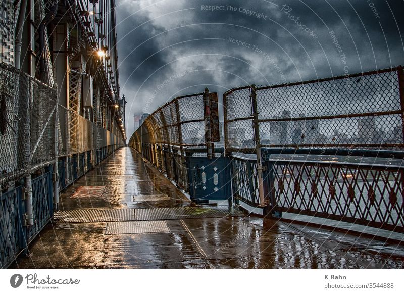 Manhattan Bridge brücke zaun manhattan neu york downtown stadt architektur metall straße ost mutig skyline abstrakt draht strukturen stahl verkehr foto