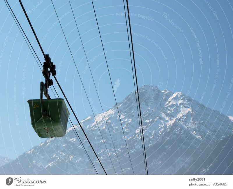 Bau am Berg Klettern Bergsteigen Luft Himmel Schönes Wetter Alpen Berge u. Gebirge Gipfel Schneebedeckte Gipfel Verkehrsmittel Güterverkehr & Logistik Seilbahn