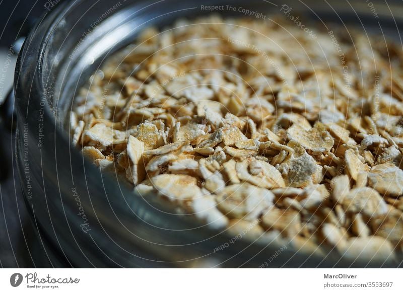 Haferflocken im Glas Hafer-Verbraucher Lebensmittel Frühstück Snack Müsli Gesundheit Mahlzeit Ernährung Diät ausflocken natürlich Schalen & Schüsseln Haferbrei