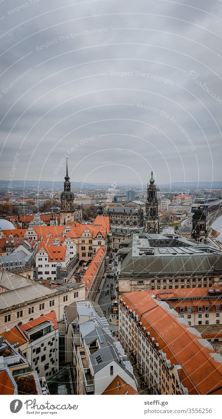 Aussicht auf Dresden von der Dresdner Frauenkirche auf die Altstadt von Dresden, Fürstenzug, Kreuzkirche Elbflorenz Deutschland Ostdeutschland