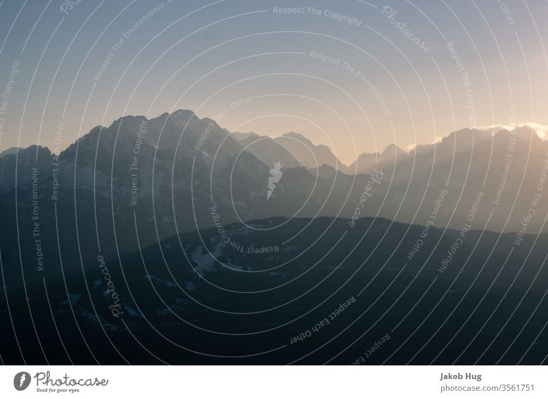 Alpen in der Abendsonne Gipfel Berge u. Gebirge Bergsteigen Landschaft Klettern Himmel Natur blau Abendrot Schnee Sonnenaufgang Panorama (Aussicht) Morgen