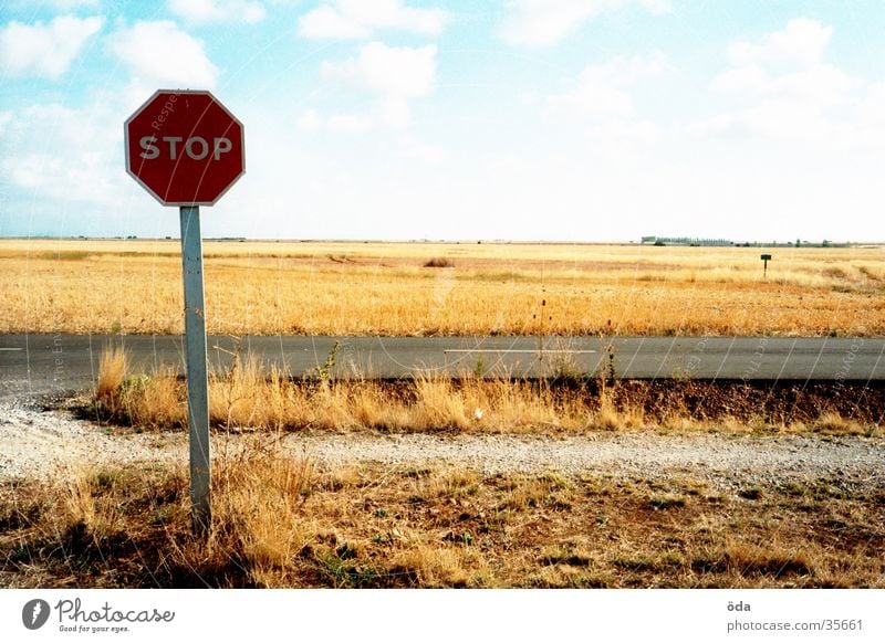 STOPP stoppen Halt Schilder & Markierungen Wege & Pfade Straße Mischung Landschaft Himmel Jakobsweg