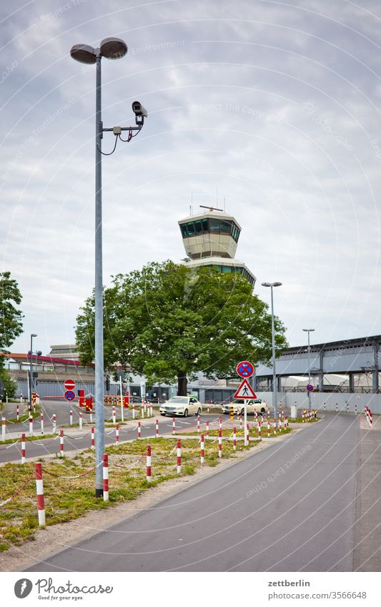 TXL Tower berlin ferne flugbahn flughafen flugplatz frühling himmel horizont menschenleer rollbahn skyline sommer tegel textfreiraum txl verschwommen weite