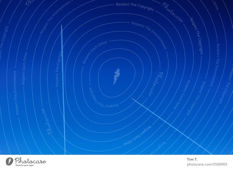 Himmel über Berlin Flugzeug Luftverkehr blau Ferien & Urlaub & Reisen Schönes Wetter fliegen Passagierflugzeug Menschenleer Tag Ferne Farbfoto Außenaufnahme