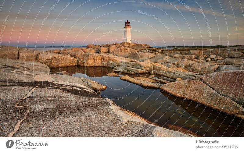 Leuchtturm Meer Küste Landschaft Natur Außenaufnahme Strand Insel Umwelt Wellen Ferien & Urlaub & Reisen Tourismus Menschenleer Sommerurlaub Wasser Freiheit