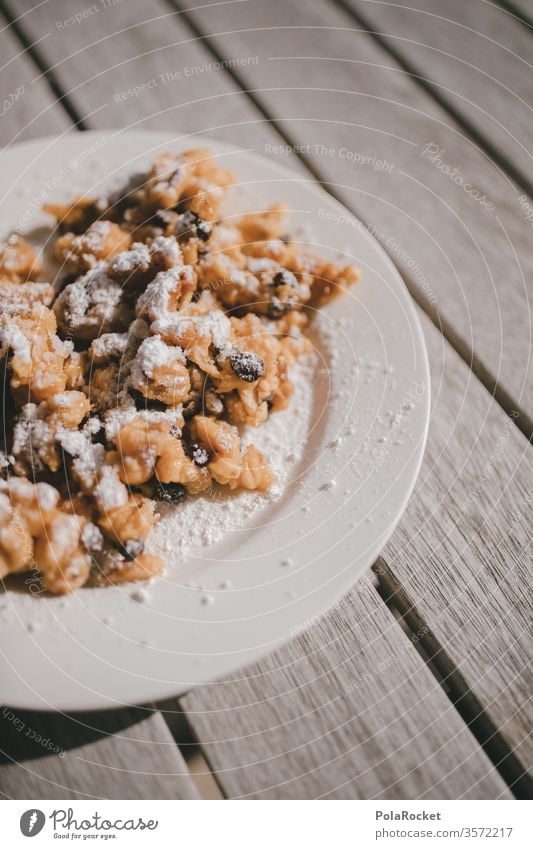 #As# Kaiser! Kaiserschmarrn Essen desert lecker Frühstück Teller Süßwaren Österreicher österreichisch Lebensmittel Backwaren Dessert Ernährung süß Farbfoto