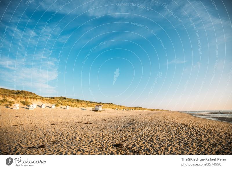 Sandstrand in Sylt Strand Urlaub Ferien & Urlaub & Reisen Schönes Wetter Nordsee Sommer Meer Wasser Himmel blau Menschenleer Sonnenuntergang Stranddüne