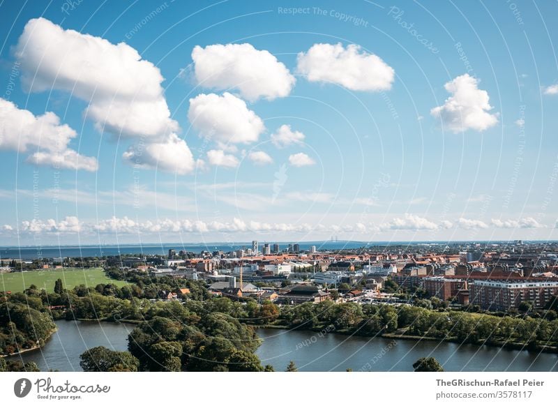 Stadt von Oben - Wolkiger Himmel Kopenhagen Dänemark Außenaufnahme Haus Farbfoto Gebäude Architektur Europa Skandinavien Wasser Wolken Stadtzentrum