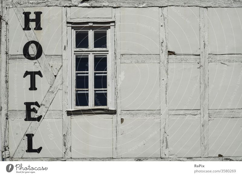 Historische Fachwerk Hotelfassade... monochrome Background Granite wall Isolate concrete green paint industry Close industrial structure Abstract stripes