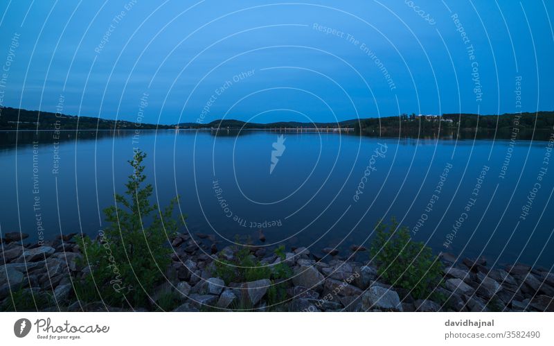 Panoramablick auf den Bostalsee bei Nohfelden. Fluss See Teich Stausee Damm Wasser Antenne Luftaufnahme Wald Baum Saarland Deutschland Europa Wahrzeichen Sicht