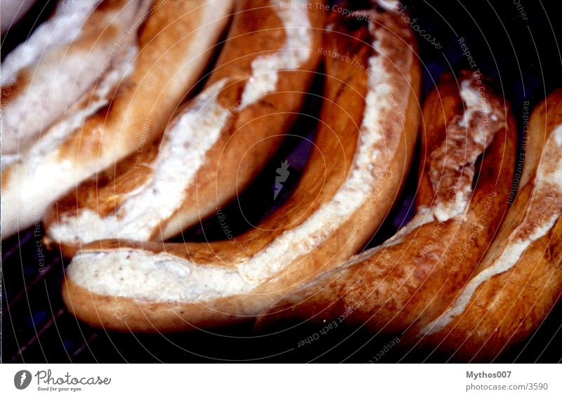 :::: Wüüüüs Würstchen Grillen Grillrost braun lecker fertig Holzkohle Ernährung