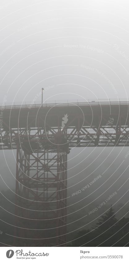 san francisco die berühmte goldene brücke Symbol Metropole Revier Ziele neblig Küste Cloud Tourist Licht Nebel Abenddämmerung historisch Golden Gate Bridge