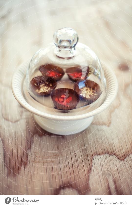 Pralinés Dessert Süßwaren Schokolade Ernährung Fingerfood Tortenplatte lecker süß Konfekt Farbfoto Innenaufnahme Menschenleer Textfreiraum unten Tag