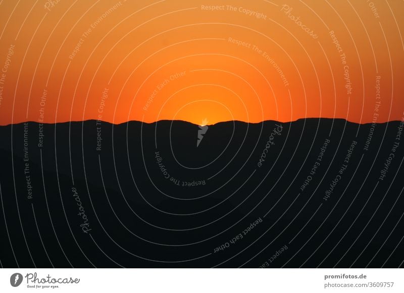 Sonnenaufgang am Grand Canyon / Sunset at Grand Canyon / Foto: Alexander Hauk sonnenaufgang orange schwarz urlaub tourismus morgenstimmung USA Ariozona natur