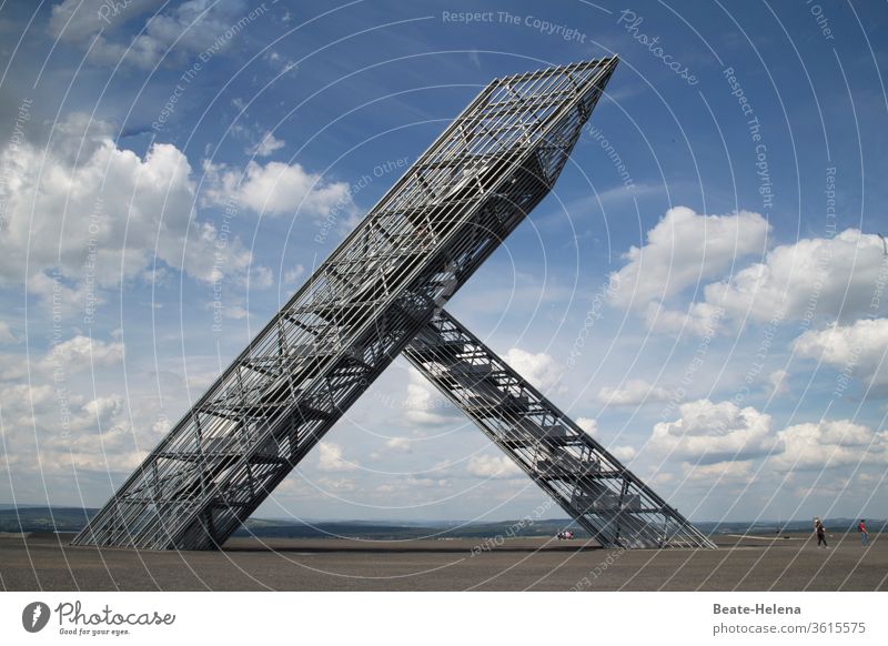 Saarpolygon auf der Halde Duhamel: Symbol für Vergangenheit und Zukunft des Saarlandes Polygon Symbole & Metaphern Geschichte Bergbau Stahlbau Innovation