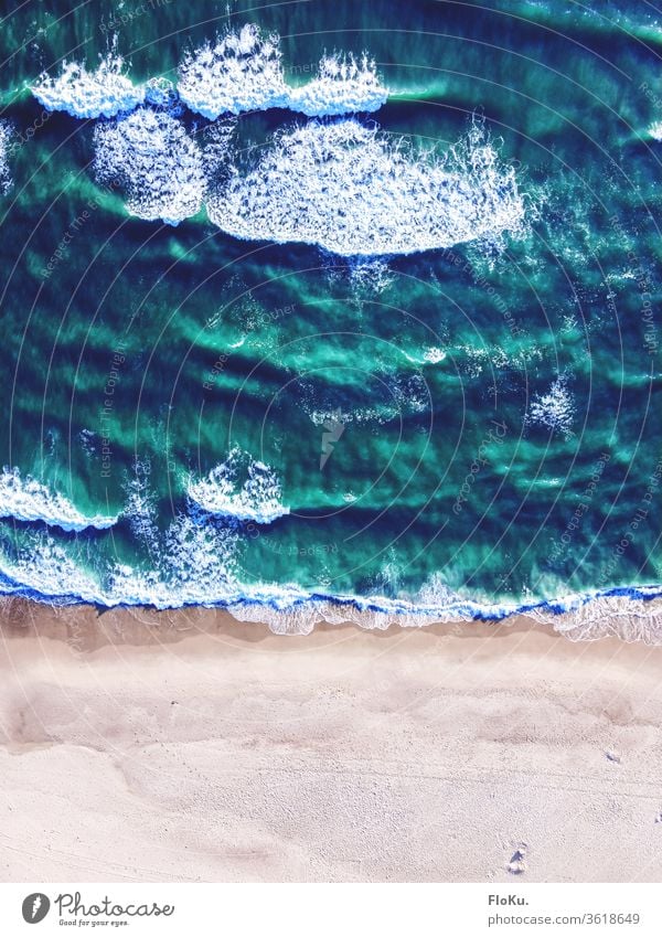 Nordsee bei Hvide Sande in Dänemark aus der Vogelperspektive wellen küste Meer Wasser Strand Farbfoto Natur Sommer Ferne Drohnenansicht Drohnenaufnahme brandung