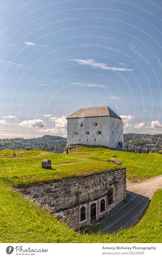 Festung und Bastion Trondheim Kristiansten kristiansten Norwegen Burg oder Schloss weiß Norweger Hügel Gebäude reisen Architektur alt Wahrzeichen Europa