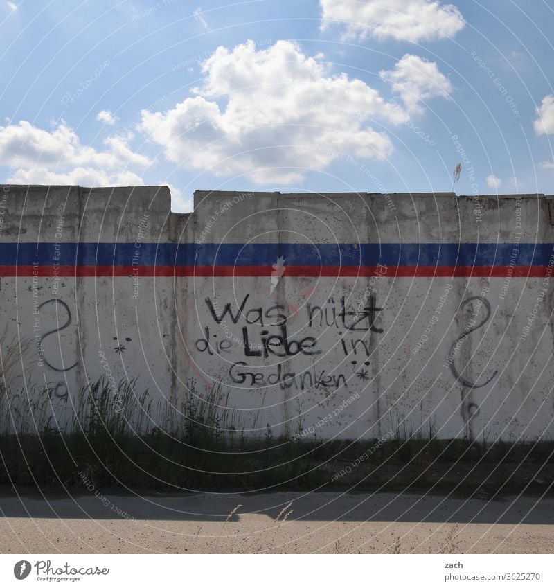 7 Tage durch Brandenburg - Was nützt die Liebe in Gedanken alt kaputt Verfall Ruine Gebäude Zerstörung Mauer Fassade Vergangenheit Vergänglichkeit Wand Fenster