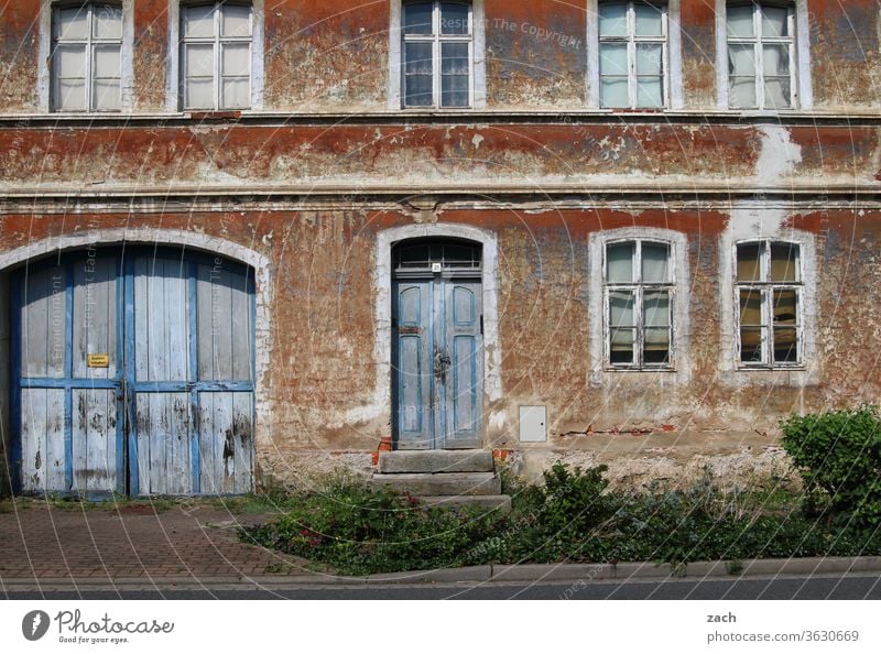 7 Tage durch Brandenburg - der Charme des Maroden Haus alt kaputt Verfall Ruine Gebäude Zerstörung Mauer Fassade Vergangenheit Vergänglichkeit Wand Fenster