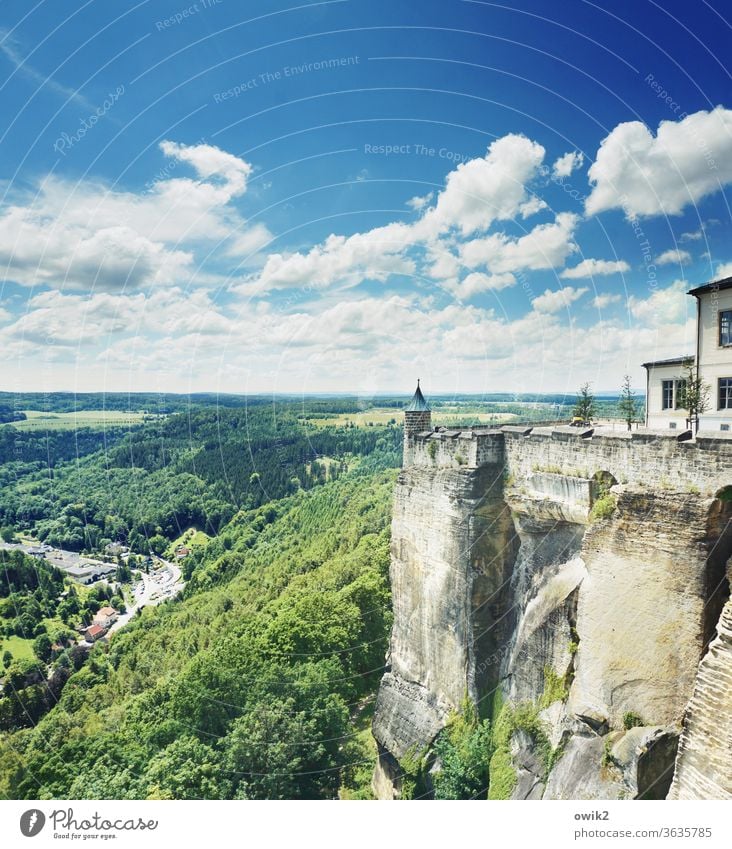 Sandburg Elbsandsteingebirge Sächsische Schweiz Sehenswürdigkeit Turm Textfreiraum oben Panorama (Aussicht) Weite Ausblick grün Königstein mehrfarbig Freiheit