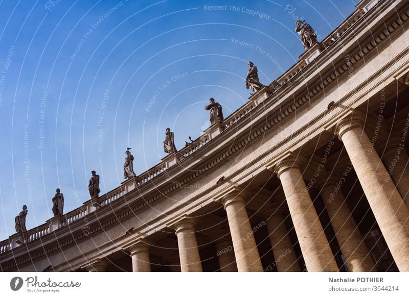 Petersplatz Rom Italien Tourismus Petersdom Religion & Glaube Farbfoto Vatikan Sehenswürdigkeit Kirche Hauptstadt Außenaufnahme historisch