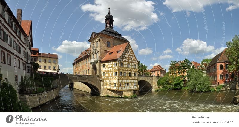 Historisches Rathaus in Bamberg bamberg brückenrathaus altes rathaus regnitz fluss obere brücke untere brücke wahrzeichen historisch altstadt innenstadt hdr