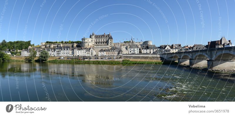 Schloss Amboise an der Loire Schloss amboise schloss loiretal frankreich schloesser der loire sehenswert sehenswürdigkeit architektur fluss gewässer wasser