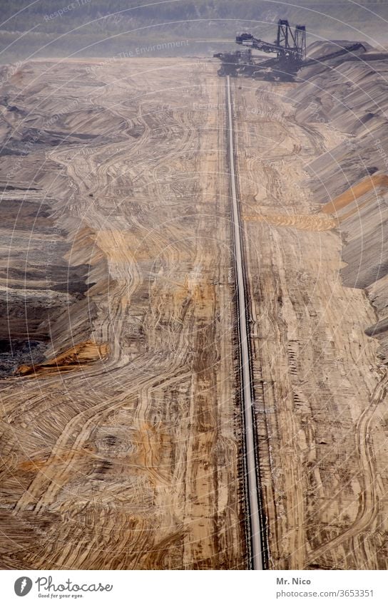 Förderband im Tagebau tagebau Energiewirtschaft Garzweiler Braunkohlenbagger Umwelt Kohle Zerstörung Bagger Ausgrabungen Materialien Landschaft braun