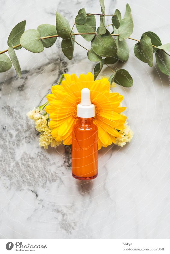 Vitamic C Anti-Aging-Serum in orangefarbener Flasche Vitamin C Schönheit generisch Hyaluronsäure Gesicht Zitrone Sahne Kollagen Reichtum Hautfalten Therapie