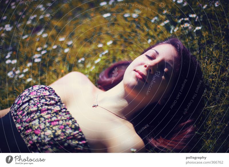 time out II Mensch feminin Junge Frau Jugendliche Erwachsene Leben Körper 1 18-30 Jahre Natur Pflanze Sommer Schönes Wetter Gras Blüte Gänseblümchen Park Wiese