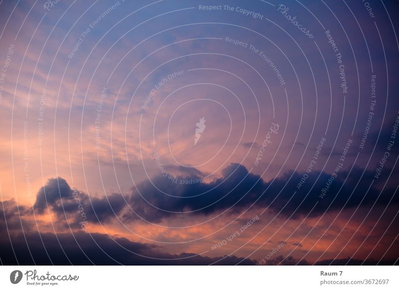 blaue Stunde Abendstimmung mood Sonnenuntergang Himmel Abenddämmerung Dämmerung blue hour sky clouds cloudscape sunset moody atmosphärisch Wolken Landschaft