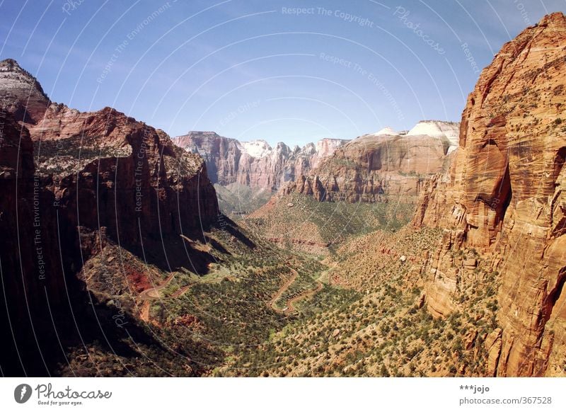 set your eyes to zion. Landschaft Einsamkeit Zion National Park Zion Canyon USA Utah Berge u. Gebirge Felsen Ferne Ferien & Urlaub & Reisen Aussicht Sandstein