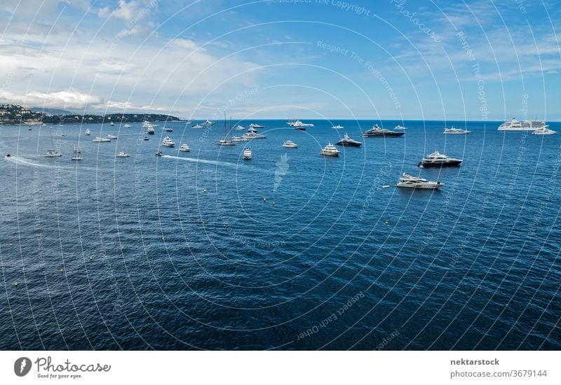 Yachten segeln an der Französischen Riviera MEER Jacht Boot Segeln Horizont Wasser Horizont über dem Wasser Meereslandschaft Himmel Wolkenlandschaft entfernt