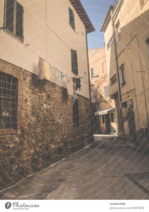 Castiglione della Pescaia Stadt Italien Gasse Toskana Architektur Menschenleer historisch Haus Altstadt Fassade Gebäude Außenaufnahme Stadtzentrum Bauwerk