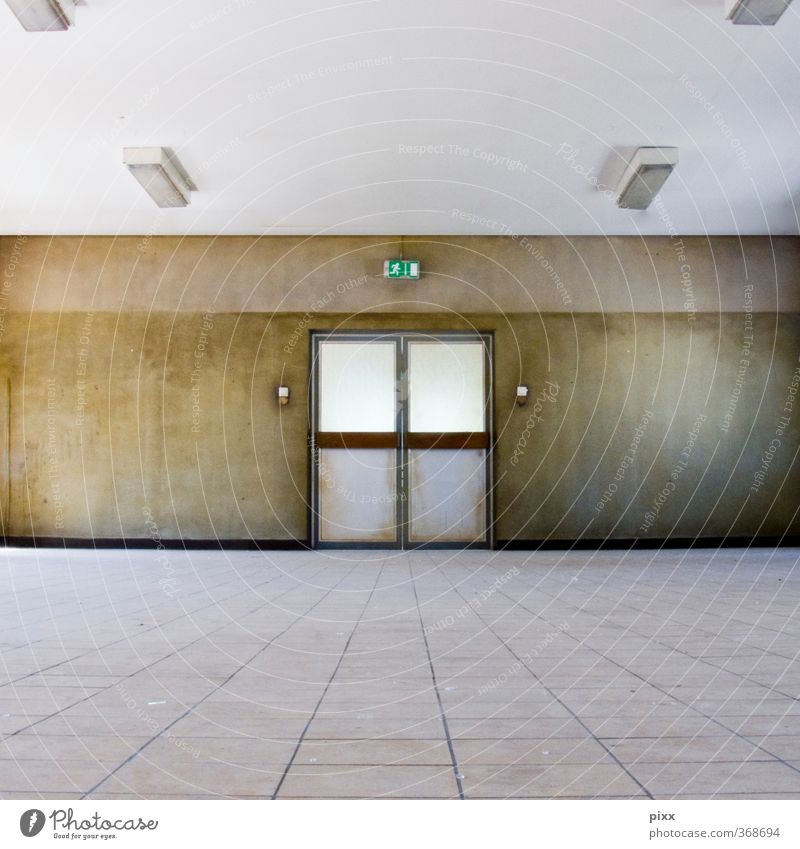 Fluchtweg Business Arbeitslosigkeit Ruhestand Feierabend Mauer Wand Tür Stein Holz Glas Kunststoff Zeichen alt dreckig braun grün weiß Farbe Vergänglichkeit