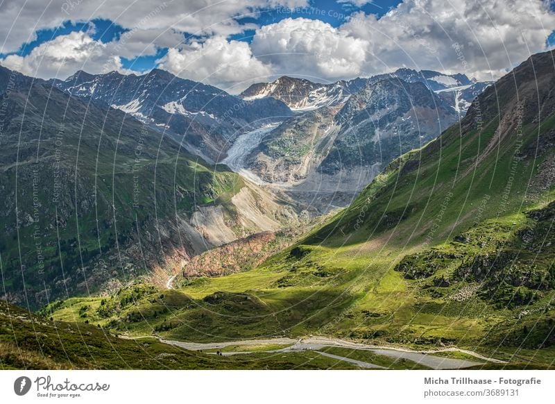 Kaunertaler Gletscher, Tirol, Österreich Gletscherstrasse Berge Gipfel Täler Gebirge Fels Felsen Wiesen Bäume Landschaft Natur Himmel Wolken Sonne Sonnenschein