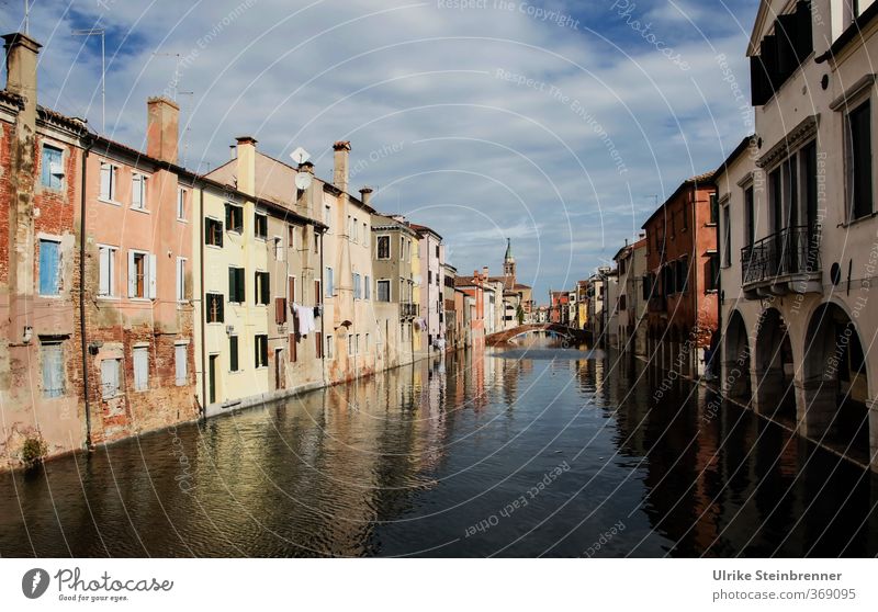 Nah am Wasser gebaut 1 Ferien & Urlaub & Reisen Tourismus Sightseeing Städtereise Sommer Flussufer Chioggia Italien Fischerdorf Stadt Hafenstadt Altstadt Haus