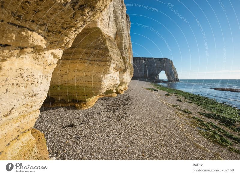 Bucht in der Nähe von Etretat. Normandie Kanalküste Steilküste Meer Fels Stein Seegang Strand beach Küste sea Frankreich france Nordsee Ozean Sandstrand Urlaub