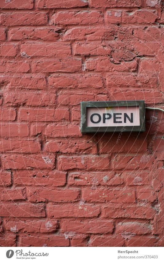 OPEN Berlin Mauer Wand Fassade Schriftzeichen Schilder & Markierungen Hinweisschild Warnschild alt trendy trashig Stadt rot offen Bar Restaurant Backsteinwand