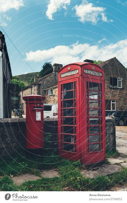 Kleines Dorf Edale im Peak District Zentrum Pub Großbritannien England Hügel Tal Landschaft malerisch Natur Derbyshire reisen Gipfel im Freien Transport Verkehr