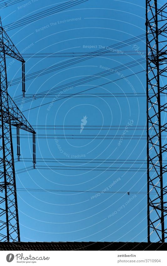 Hochspannung Strommast hochspannungsmast energie stromleitung kabel hochspannungskabel verbindung kraft kraftwerk hamm hamm-üntrop himmel wolkenlos sommer