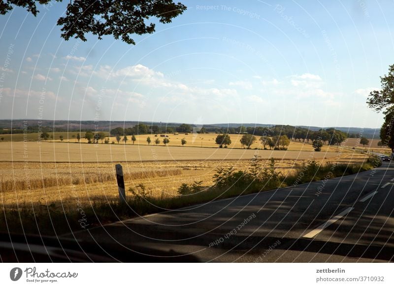 Haarstrang bei Soest haar haarstrang soest landschaft hügel hügelland straße landstraße fahrt autofahrt ausflug reise tourismus besuch deutschland