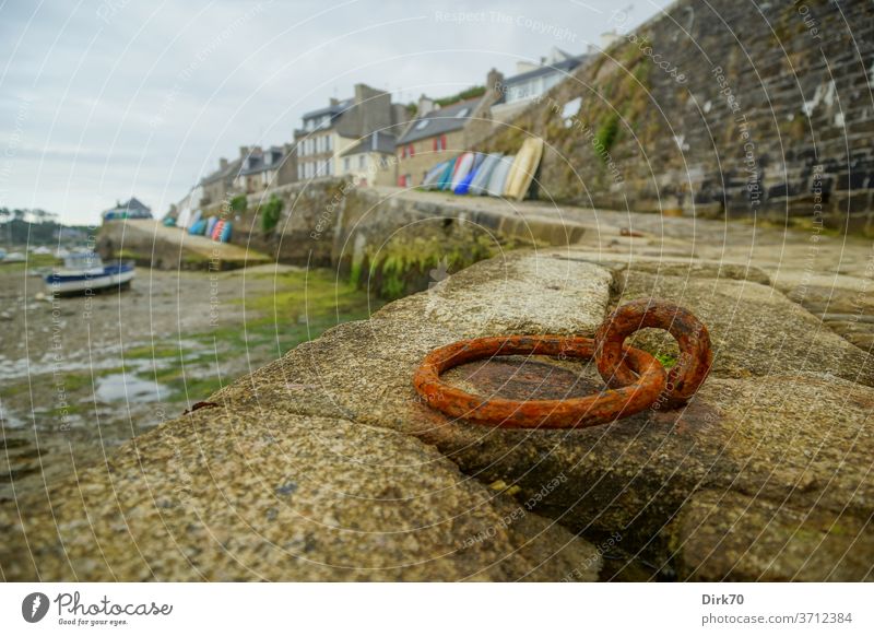 Piratennest - Hafen von Le Conquet bei Ebbe Hafenstadt Bretagne Schlick Boot ufer Uferpromenade Gezeiten Boote Trockenfallen Meer Wasser Küste Strand Sand