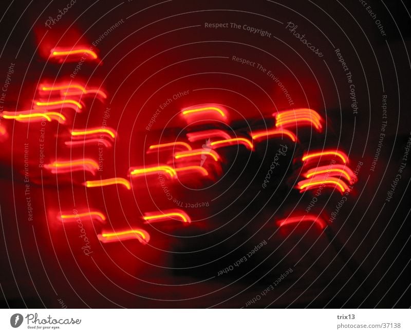 lightdance2 rot schwarz dunkel Langzeitbelichtung Unschärfe Bewegung Licht Herz