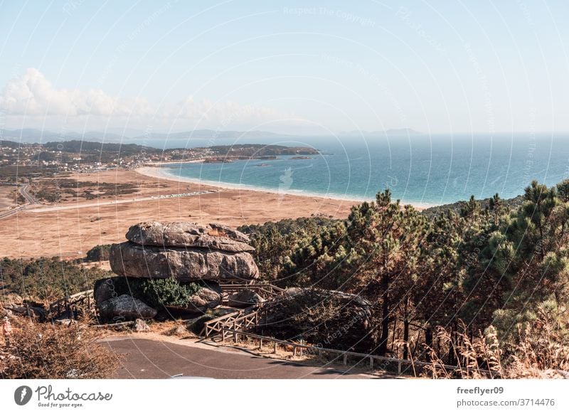 Siradella-Aussichtspunkt auf O Grove, Galizien, Spanien Hain o Hain Galicia Tourismus Sightseeing Meer Wasser Strand MEER Szene sandig Küstenlinie Dämmerung