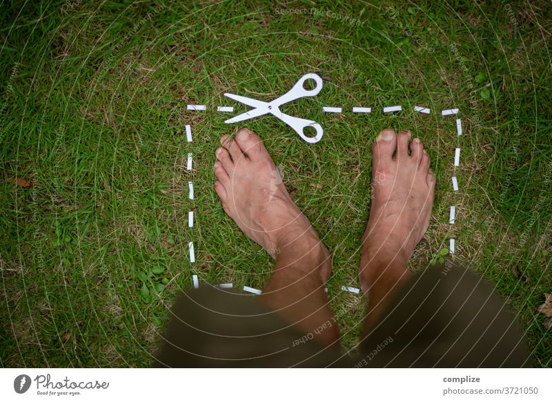 Ein Stück Natur Naturliebe Naturschutzgebiet ausschneiden Schere Scherenschnitt Papier Garten Gartenarbeit Bereiche Auschnitt Barfuß Gartenpflanzen Rasen Gras