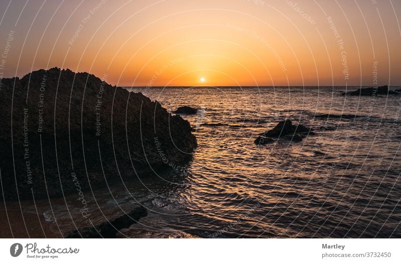 Sonnenuntergang am Strand von Cádiz, Spanien. Wasser Meer MEER Abenddämmerung reisen Landschaft Natur Himmel im Freien Sommer schön blau Küste Textfreiraum